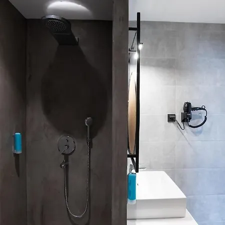 Bed & Breakfast White 9