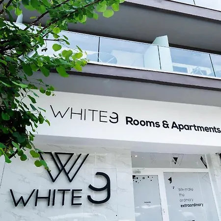 White 9 Bed & Breakfast 2*
