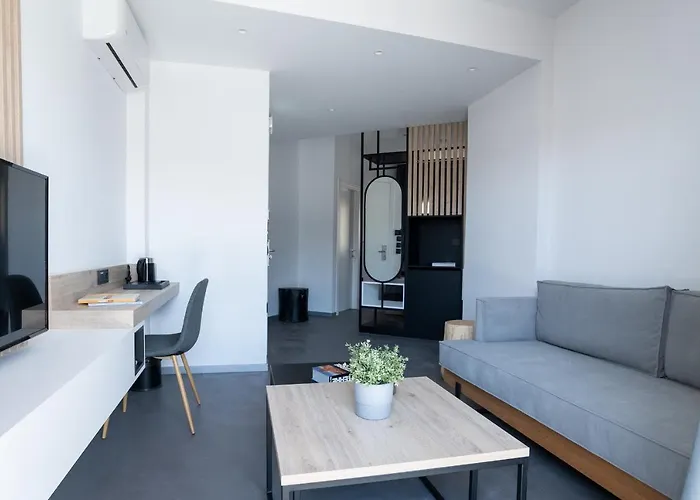 White 9 Thessaloníki