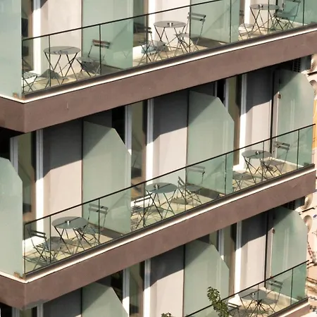 White 9 ベッド・アンド・ブレックファスト